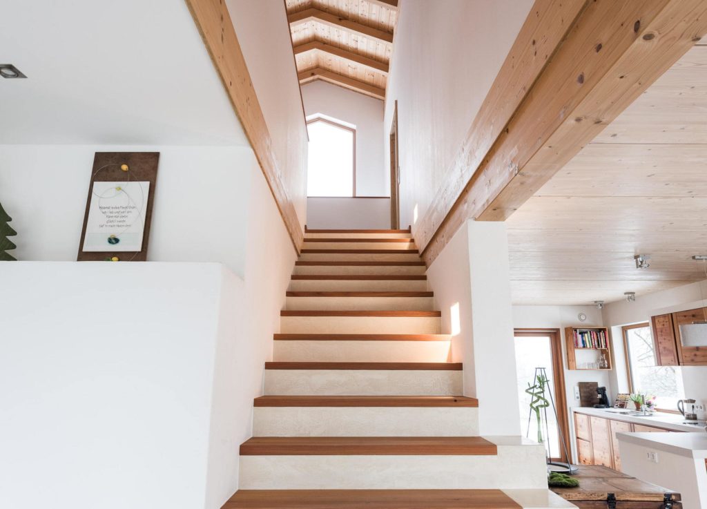 Designböden aus Parkett auf der Treppe